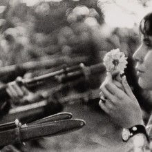 Bild IN LOVE WITH …  WORKS BY ELLIOTT ERWITT AND MANY OTHERS 